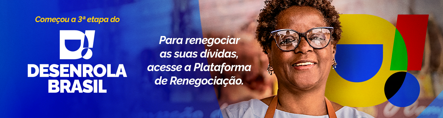 Mulher sorridente segurando um símbolo do Programa Desenrola Brasil, representando oportunidades financeiras e renegociação de dívidas.