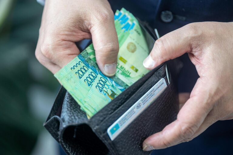 CEO da Apple promete investir pesado em IA para conquistar liderança no mercado