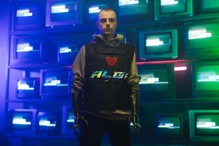 Eletrobras inova ao firmar parceria com C3 para implementar inteligência artificial na rede de transmissão de energia.