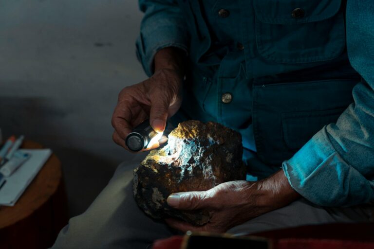 Mineradora australiana revela achado surpreendente de terras raras e nióbio em Minas Gerais