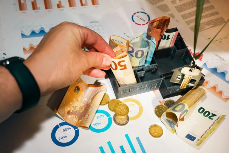 IBC-Br fraco e baixa nos Treasuries fazem juros futuros recuarem