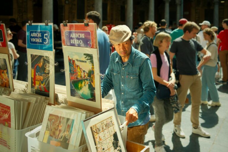 Mercados da Europa mantêm equilíbrio enquanto aguardam veredito da Fitch sobre rating de crédito francês