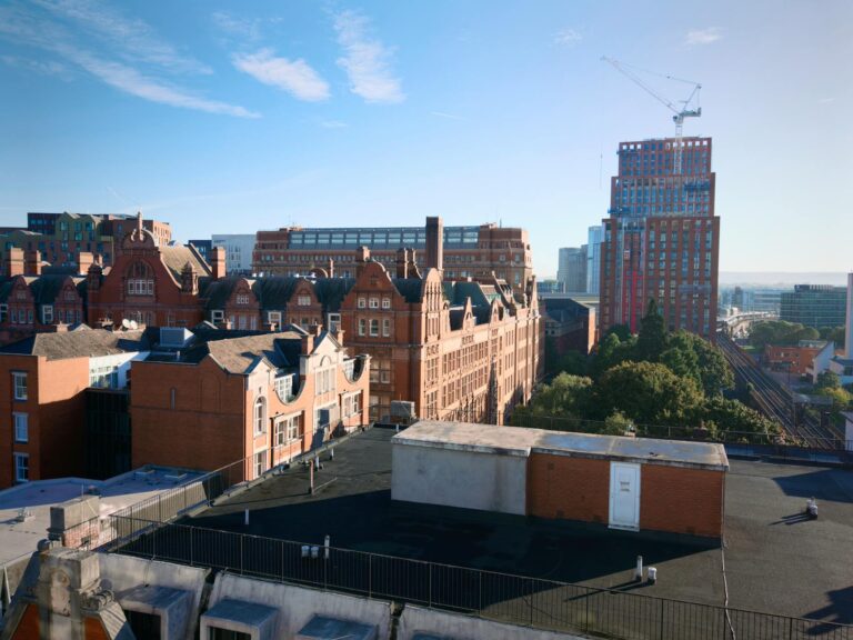 Investigações dos EUA pressionam: Ações europeias batem mínima de 3 semanas