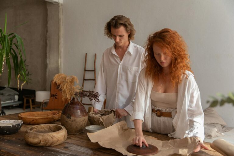 Análise do PMI, projeções do BC e notícias impactantes marcam o início da semana