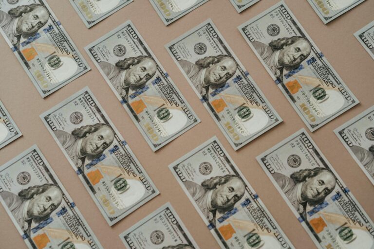 Mercado cambial se mantém apreensivo com a expectativa de Lula, presença de Haddad e decisão do Copom