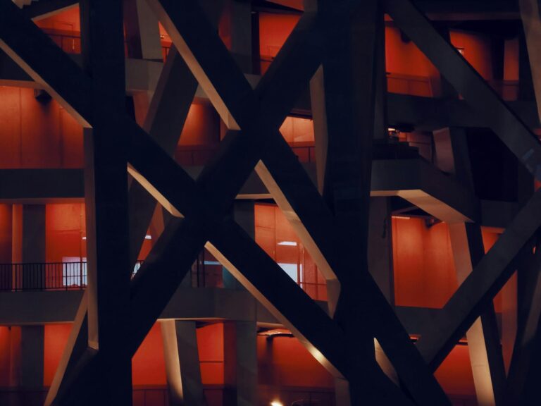 Minério de ferro despenca na China com impacto das tarifas da União Europeia no fechamento semanal