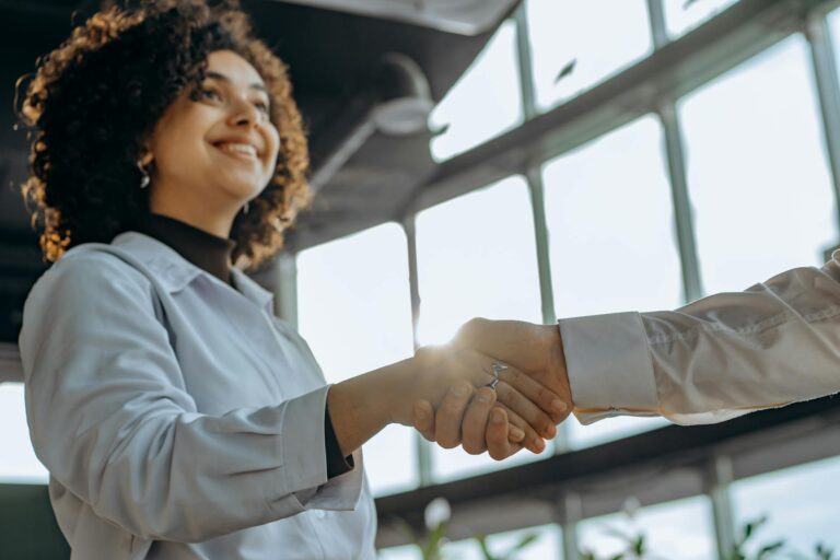 Contratos inovadores da B3 abrem horizontes para traders, porém requerem cautela