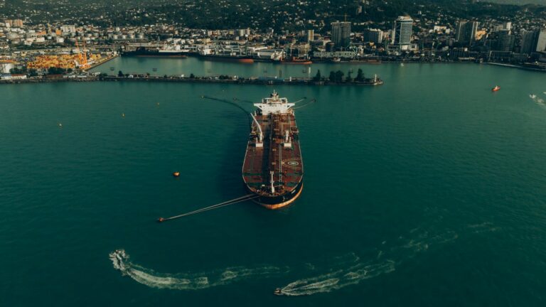 Minidólar (WDOZ25): Operadores atentos ao relatório JOLTS e indicadores da economia nacional