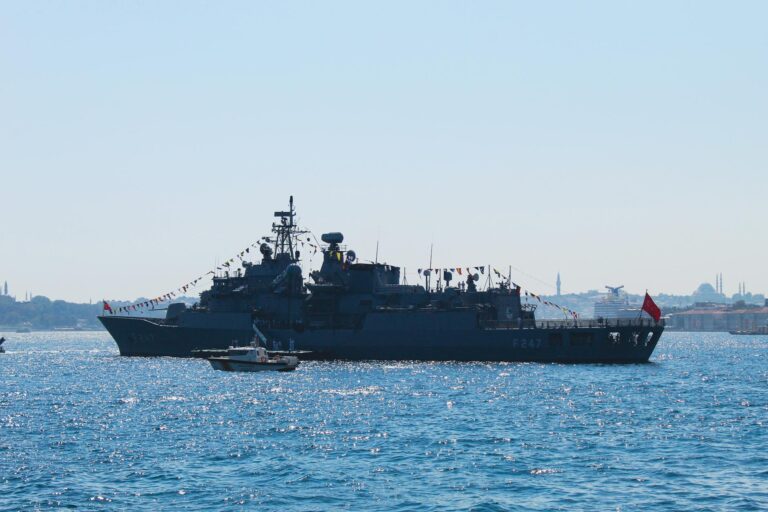 Naufrágio de barco de migrantes rohingya na Malásia deixa centenas desaparecidos