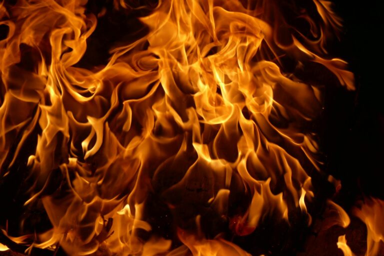 Empresas se antecipam e aceleram emissões de dívida para escapar da volatilidade eleitoral, aponta análise do HSBC