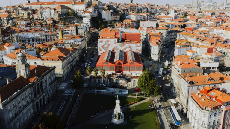 Ibovespa em Tempo Real: Descubra os principais fatores que influenciam o mercado financeiro hoje