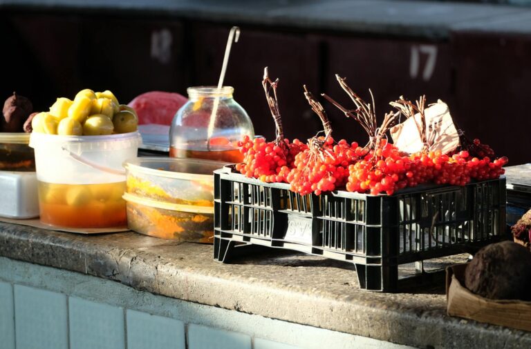 Dow Jones apresenta estabilidade e petróleo se destaca com China e Ucrânia em destaque.