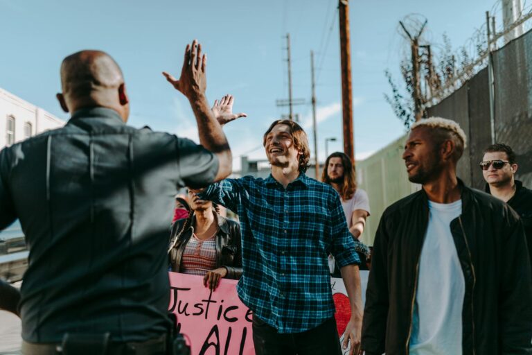 Trump modera discurso e petróleo tem queda: o que está por trás?